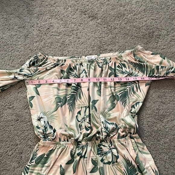 Ardene Basic Collection | Pink & Green Long Sleeve Tropical Floral Romper Large - Picture 9 of 10